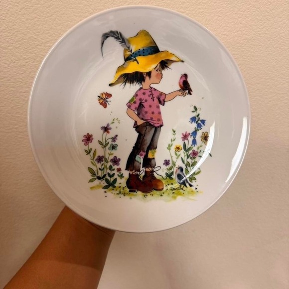 The Unbranded Brand Other - Gisela Gottschlich Collector Plate – Little Girl with Bird
